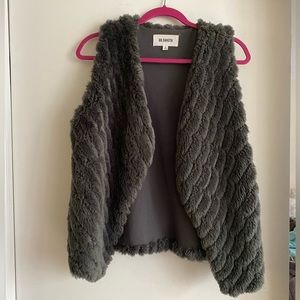 Faux fur gray BB Dakota vest, size small